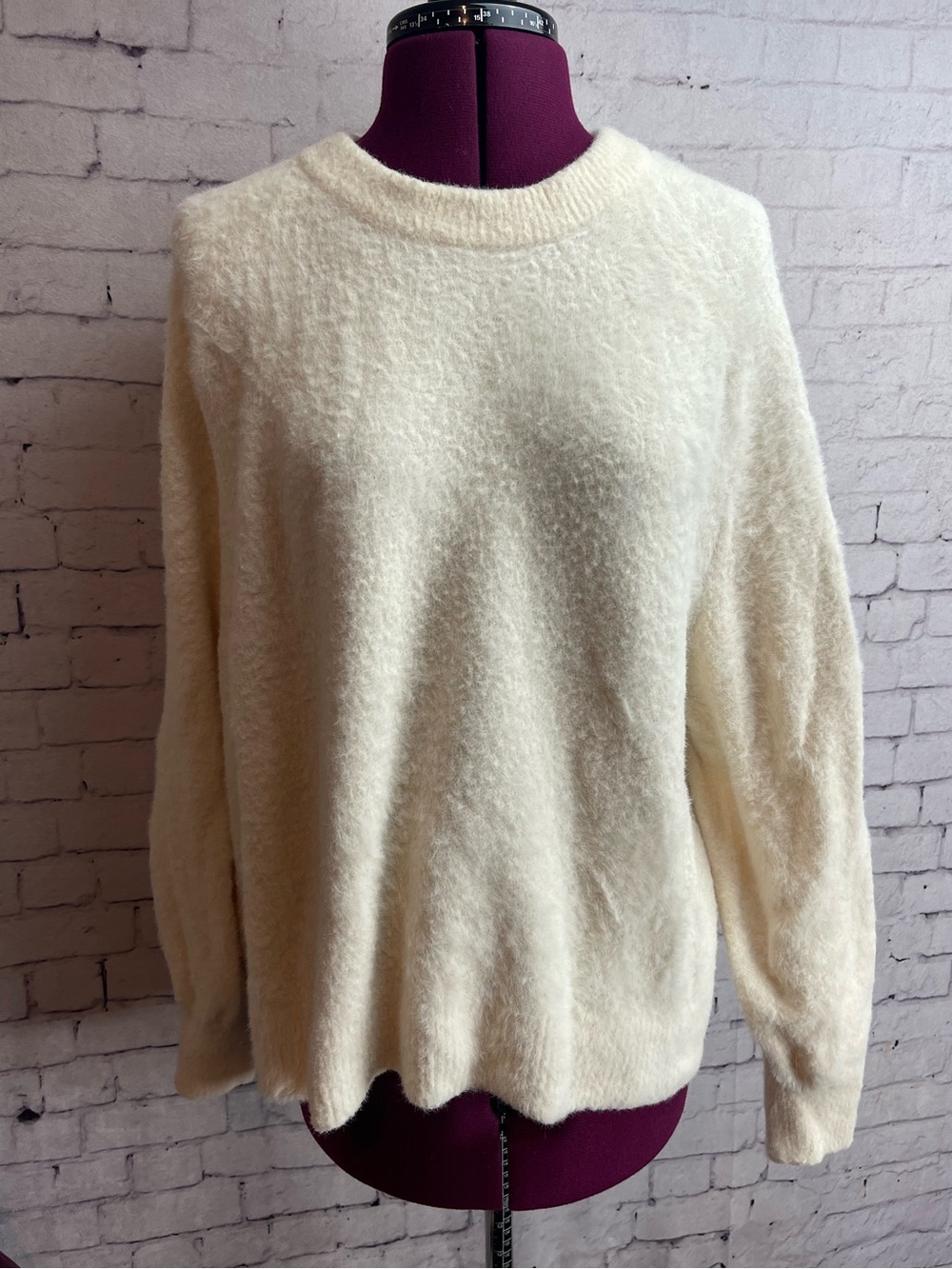 Aerie cream colored sweater size small